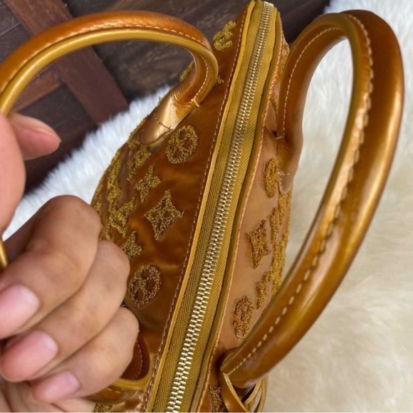 Limited Edition 2011 LOUIS VUITTON Monogram Fascination Lockit - Picture 8 of 15